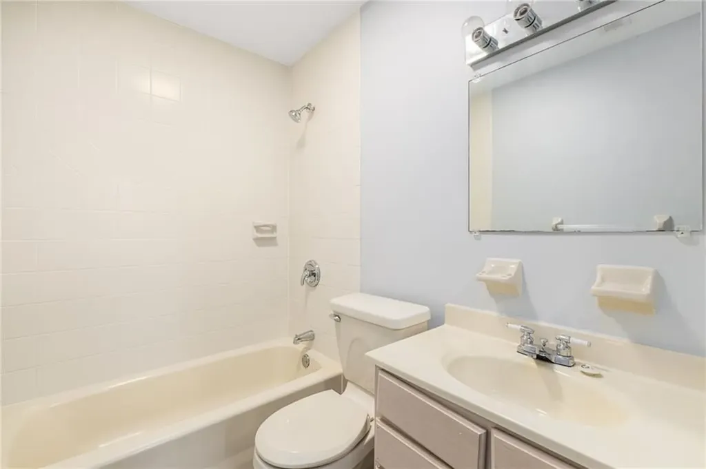 42 44 Meadowview Terrace Westerly RI 02891