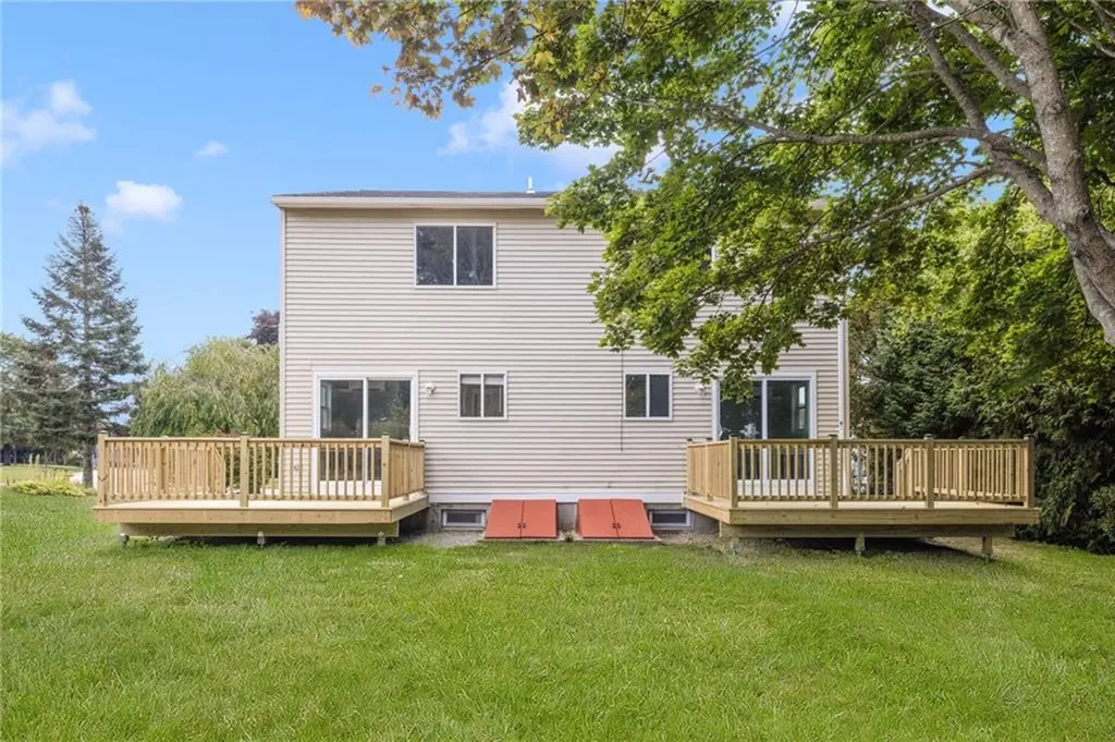 42 44 Meadowview Terrace Westerly RI 02891