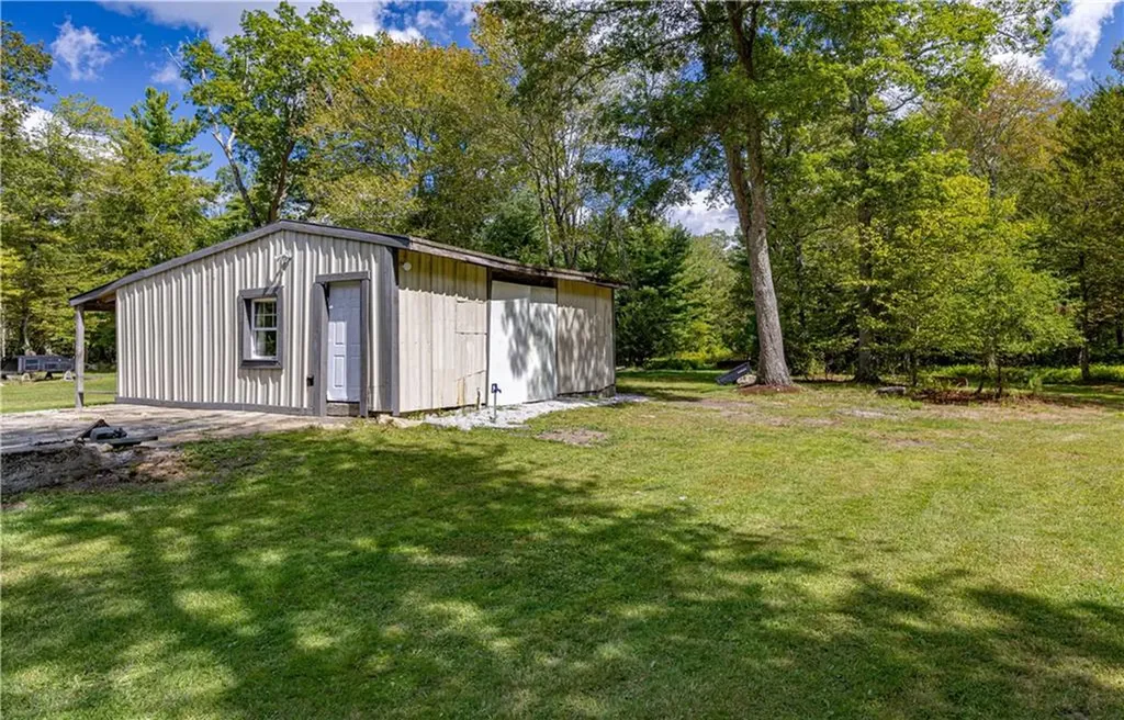 8 Boswell Trail Foster RI 02825