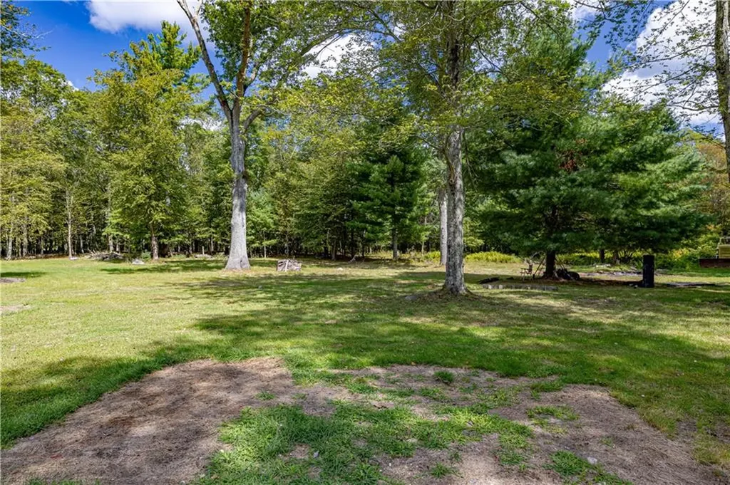 8 Boswell Trail Foster RI 02825