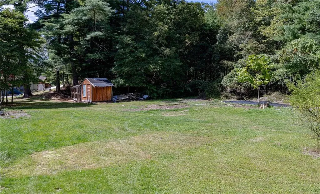 8 Boswell Trail Foster RI 02825