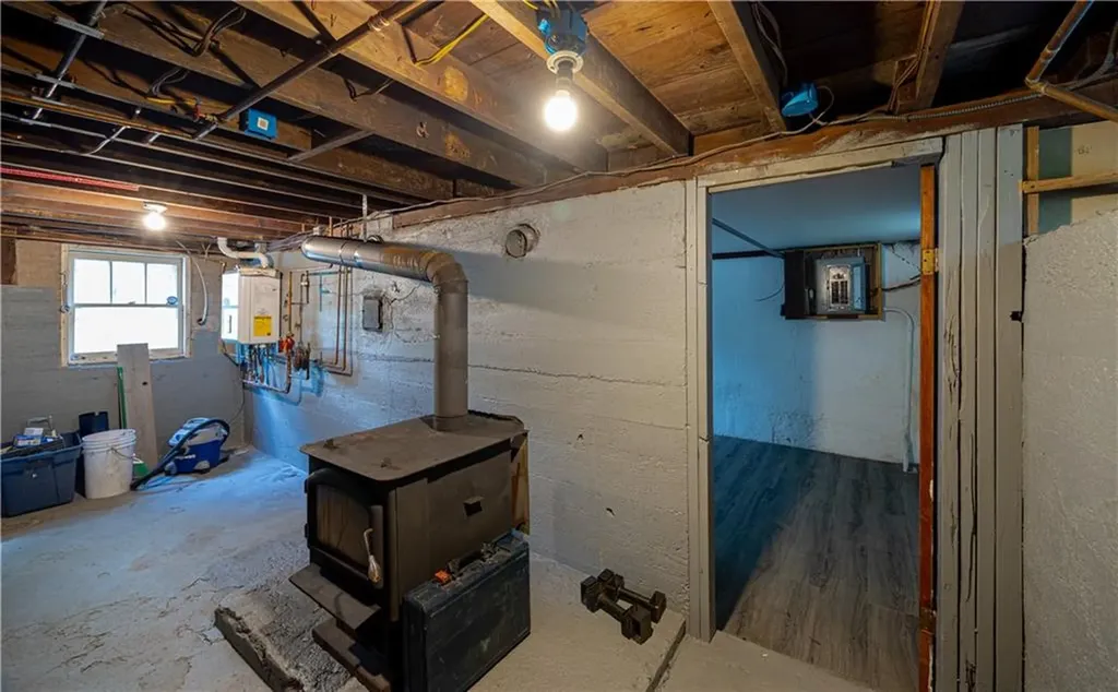 8 Boswell Trail Foster RI 02825