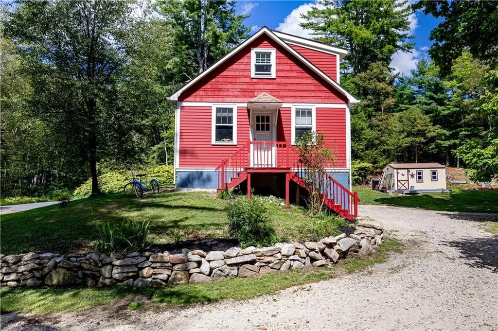 8 Boswell Trail Foster RI 02825