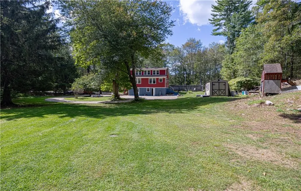 8 Boswell Trail Foster RI 02825