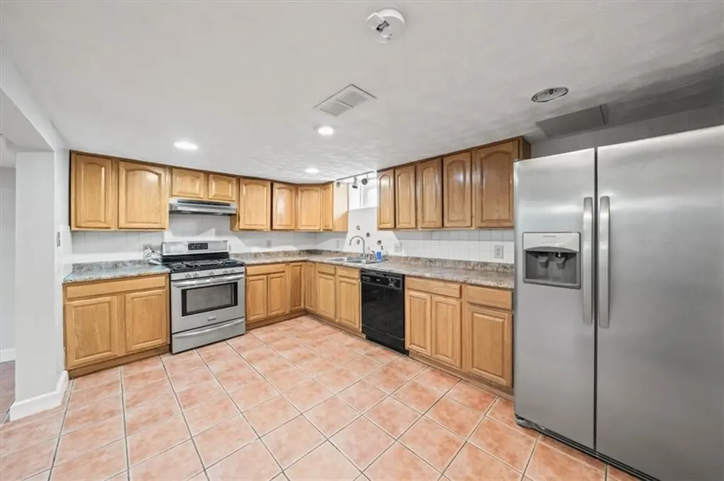 70 Warren Avenue Pawtucket RI 02860