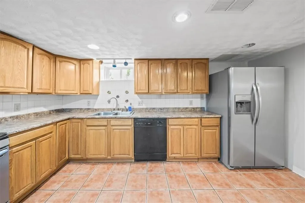 70 Warren Avenue Pawtucket RI 02860