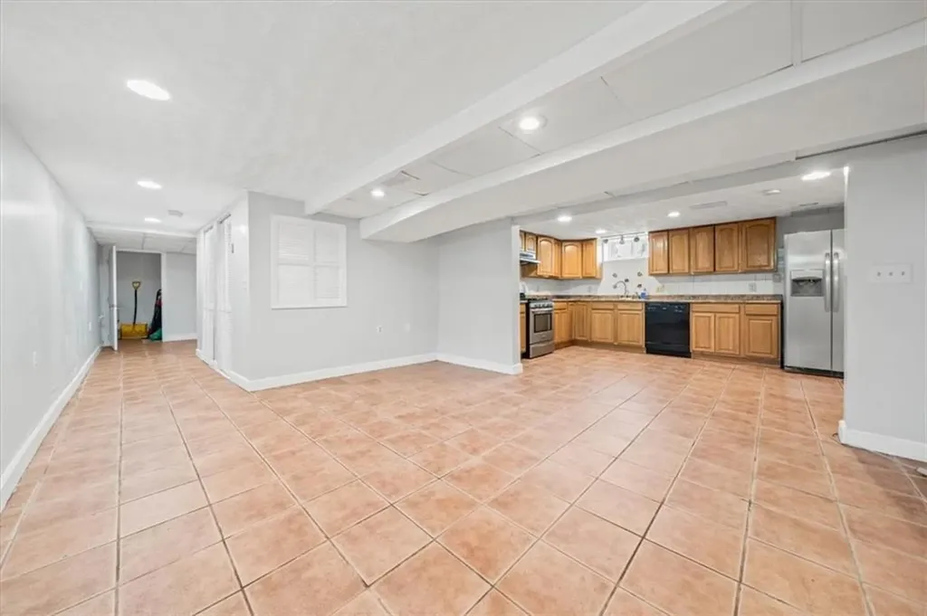 70 Warren Avenue Pawtucket RI 02860