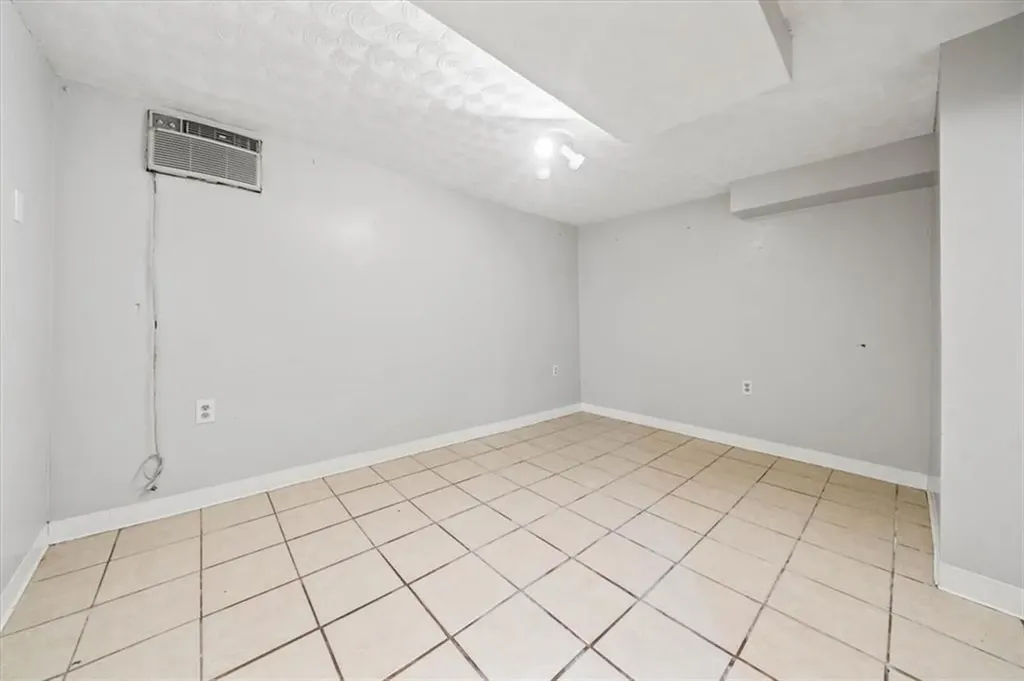 70 Warren Avenue Pawtucket RI 02860
