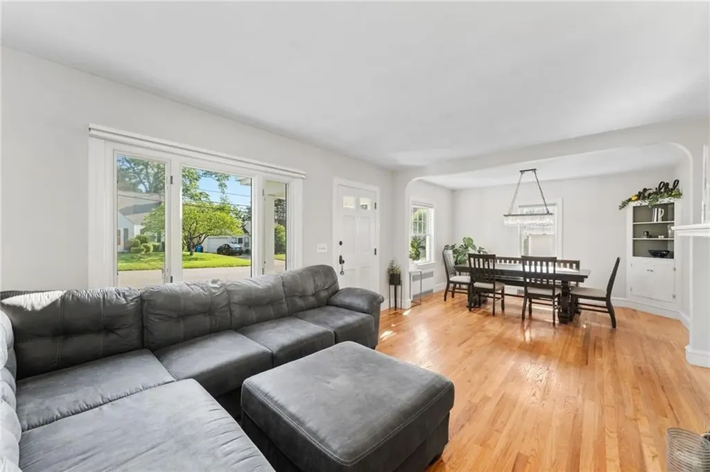 26 Coulters Road Cranston RI 02920