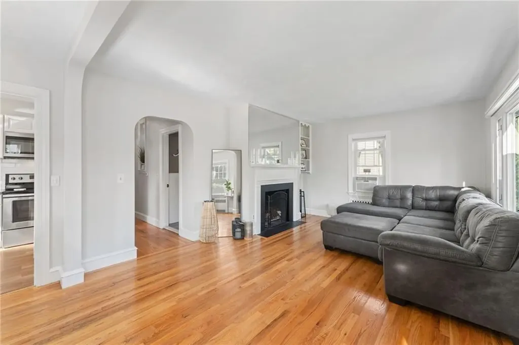 26 Coulters Road Cranston RI 02920