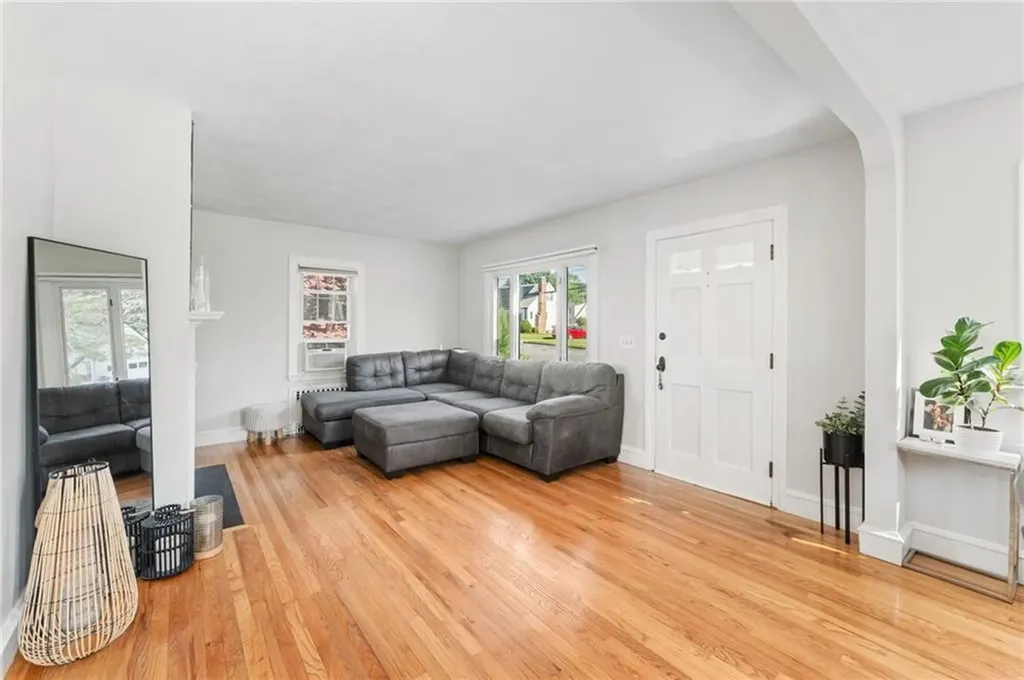 26 Coulters Road Cranston RI 02920
