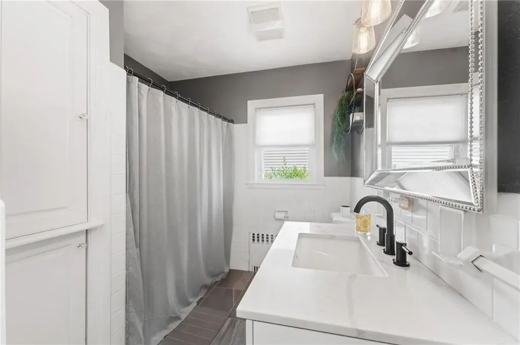 26 Coulters Road Cranston RI 02920