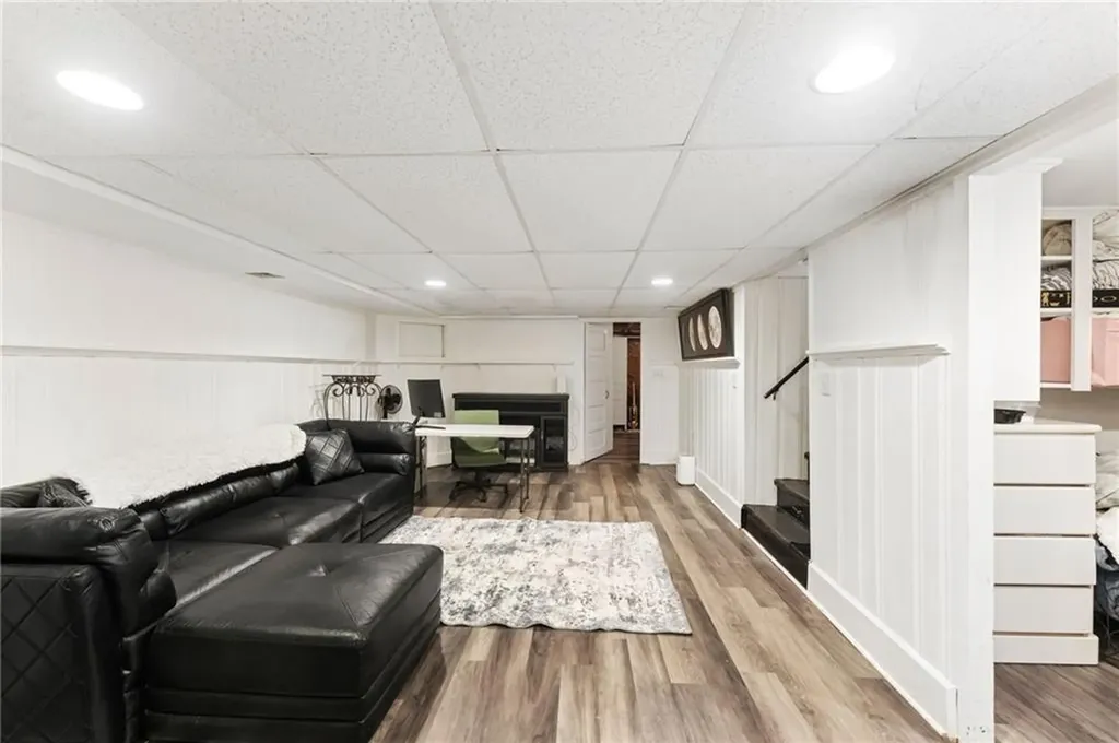 26 Coulters Road Cranston RI 02920