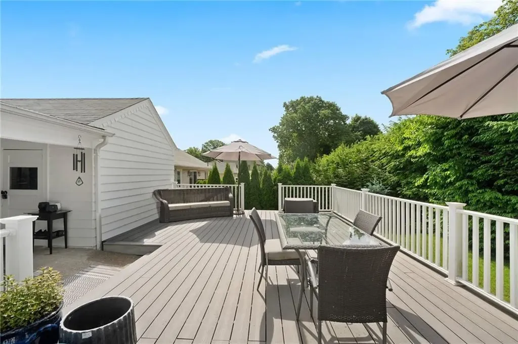 26 Coulters Road Cranston RI 02920