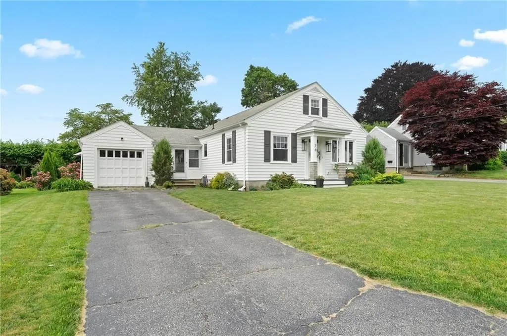 26 Coulters Road Cranston RI 02920