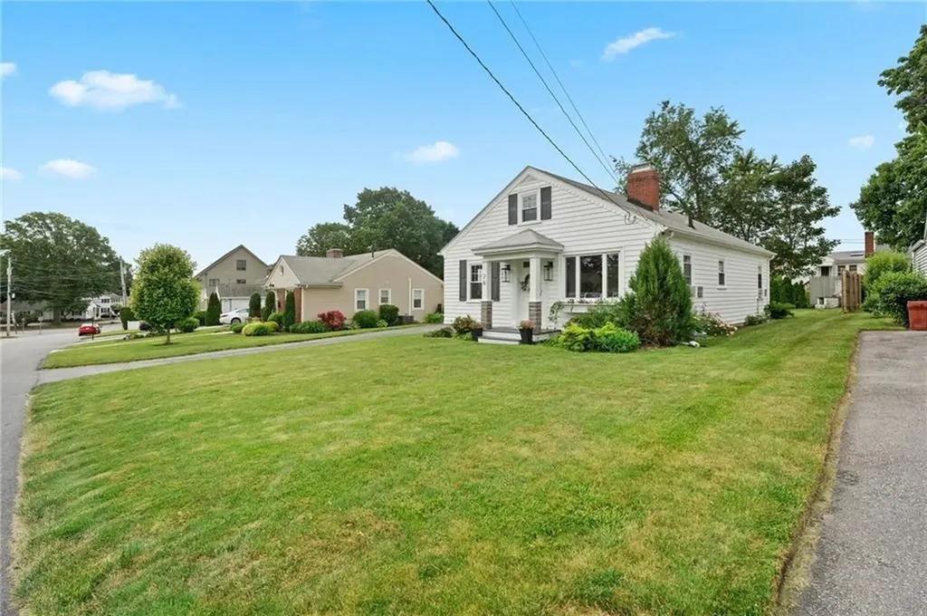 26 Coulters Road Cranston RI 02920