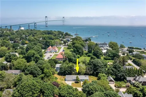 16 Pennsylvania Avenue Jamestown RI 02835