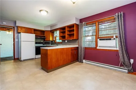 16 Pennsylvania Avenue Jamestown RI 02835