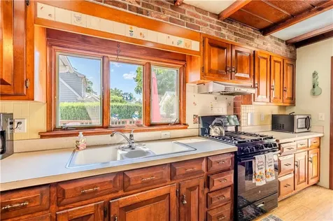 17 Marden Street Cranston RI 02910