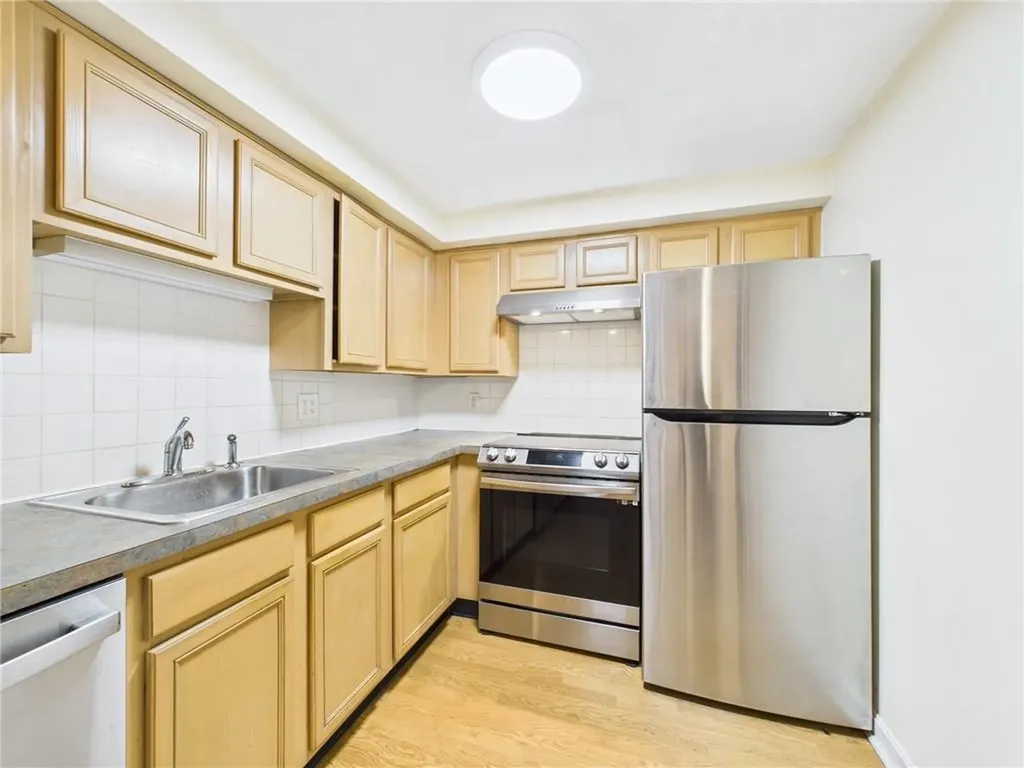 25 Devereux Street Providence RI 02909