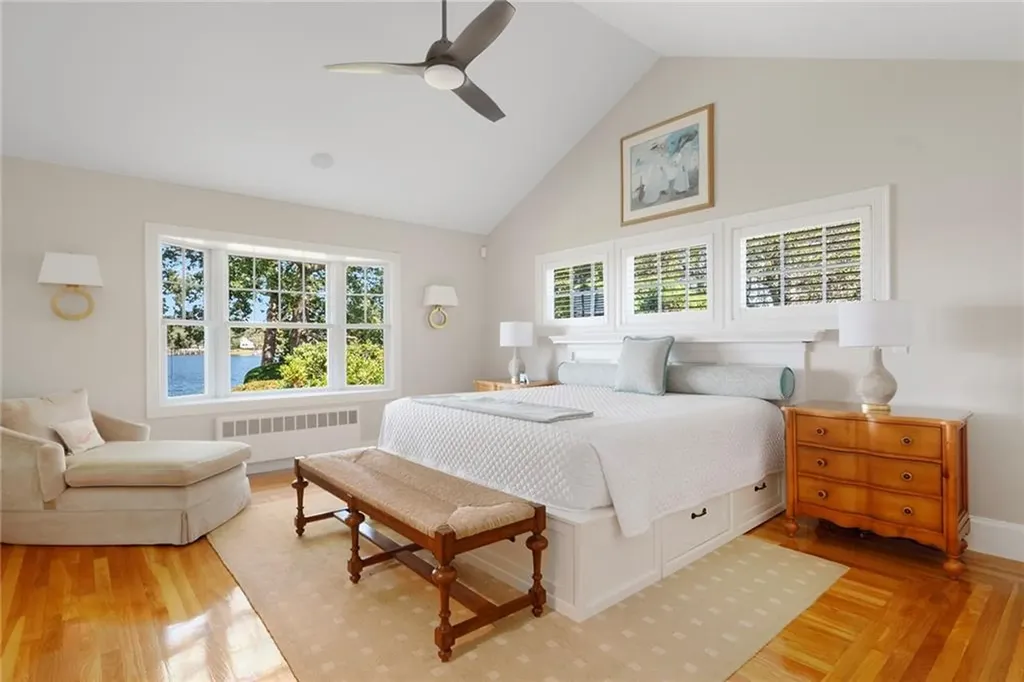 29 Riverside Drive Barrington RI 02806