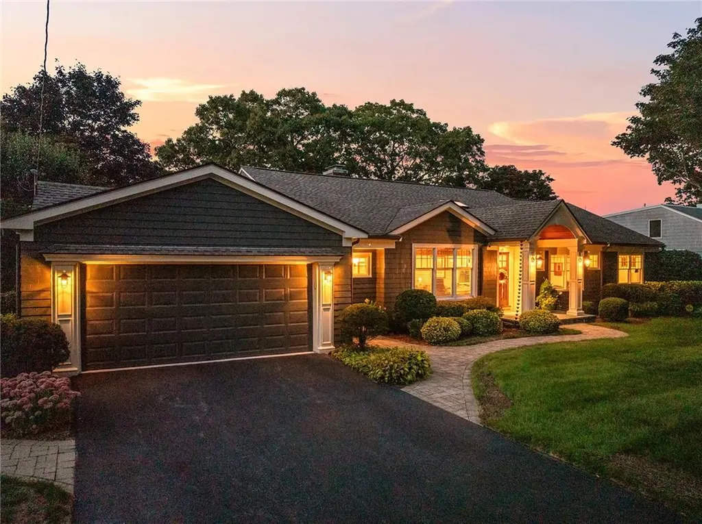 29 Riverside Drive Barrington RI 02806