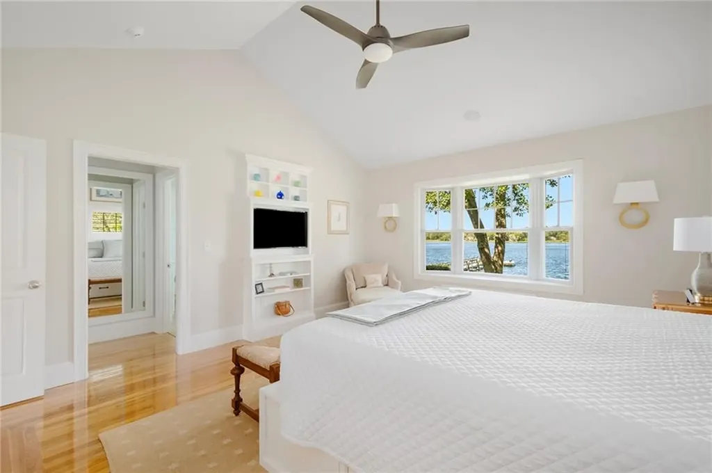 29 Riverside Drive Barrington RI 02806