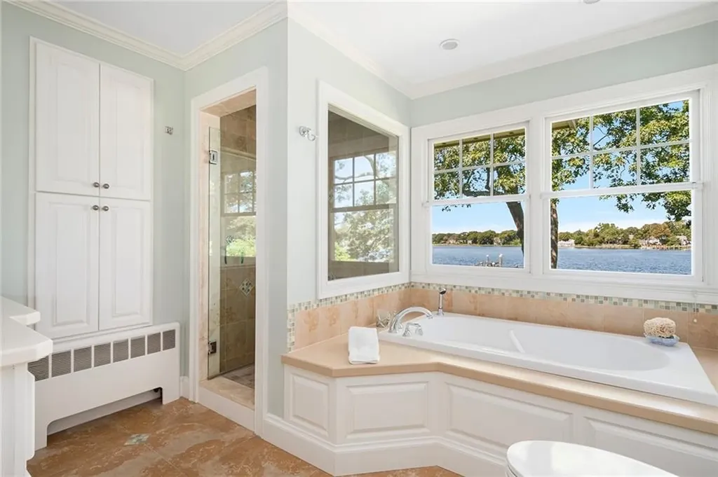 29 Riverside Drive Barrington RI 02806