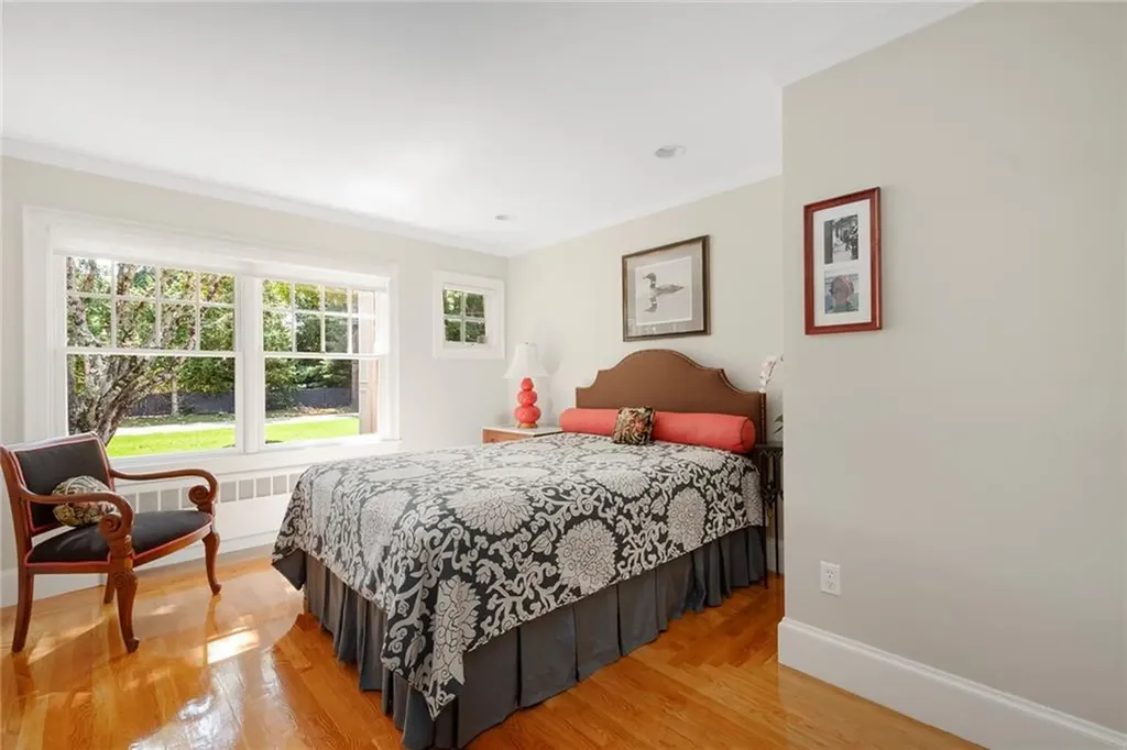 29 Riverside Drive Barrington RI 02806
