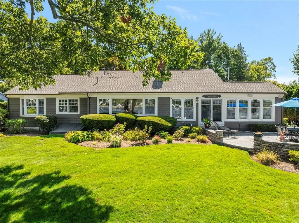 29 Riverside Drive Barrington RI 02806