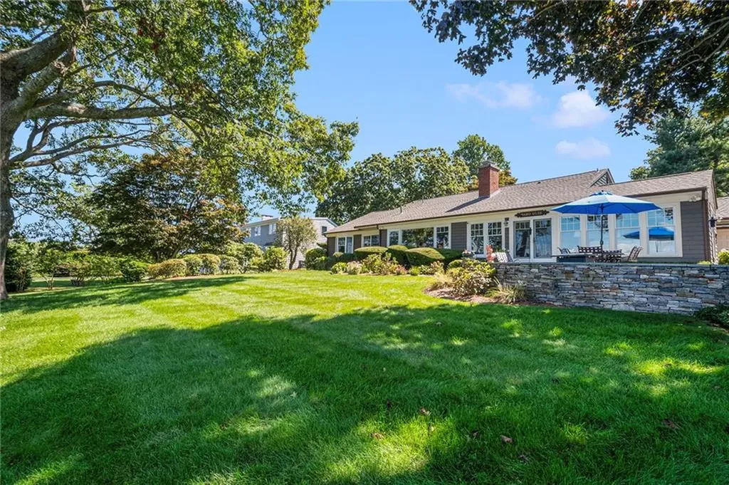 29 Riverside Drive Barrington RI 02806