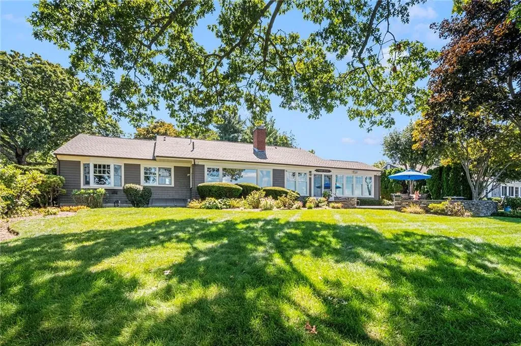 29 Riverside Drive Barrington RI 02806