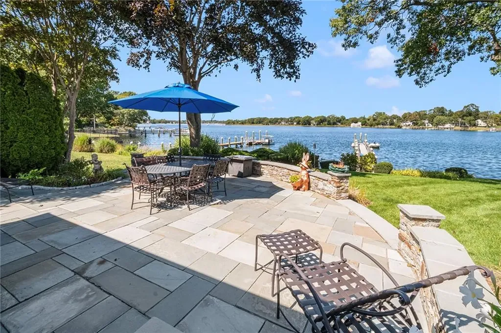 29 Riverside Drive Barrington RI 02806
