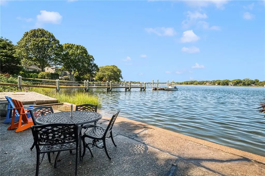 29 Riverside Drive Barrington RI 02806