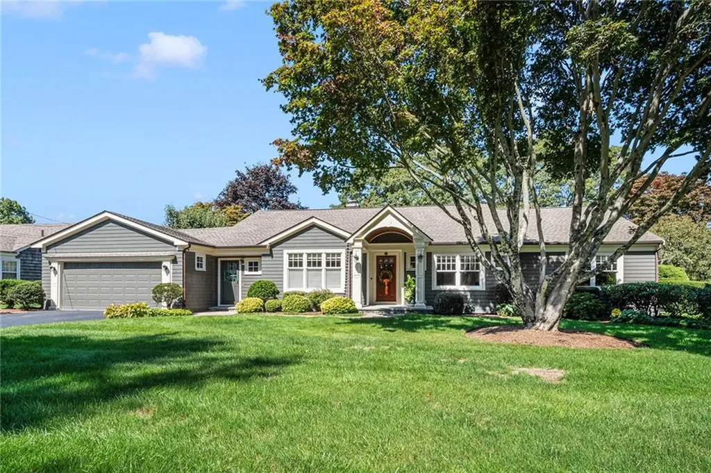 29 Riverside Drive Barrington RI 02806