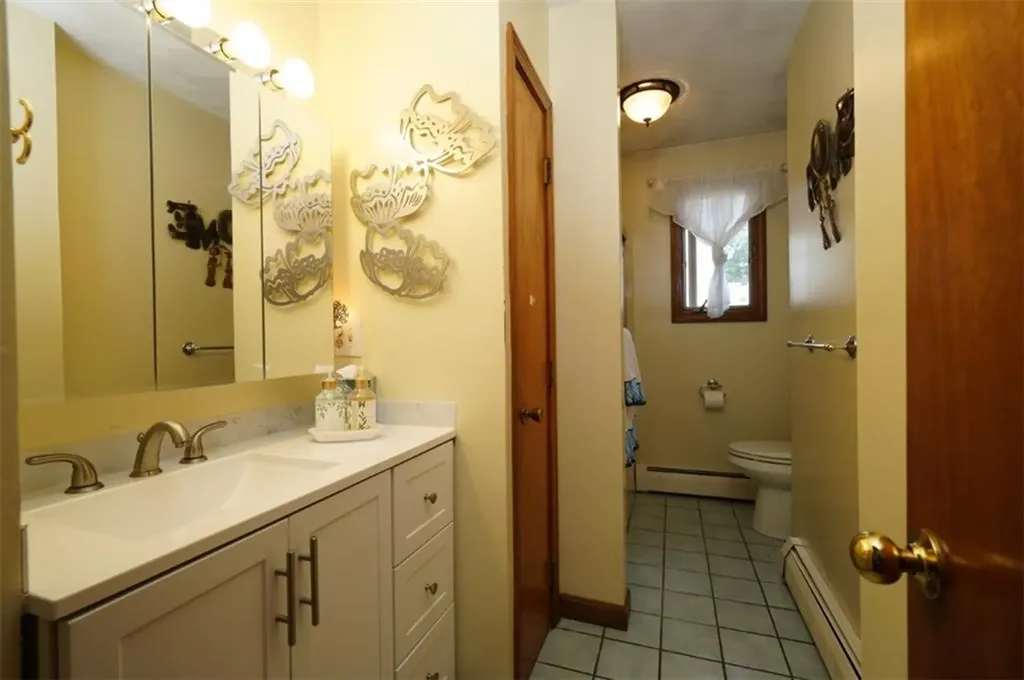 88 Manomet Street Providence RI 02909