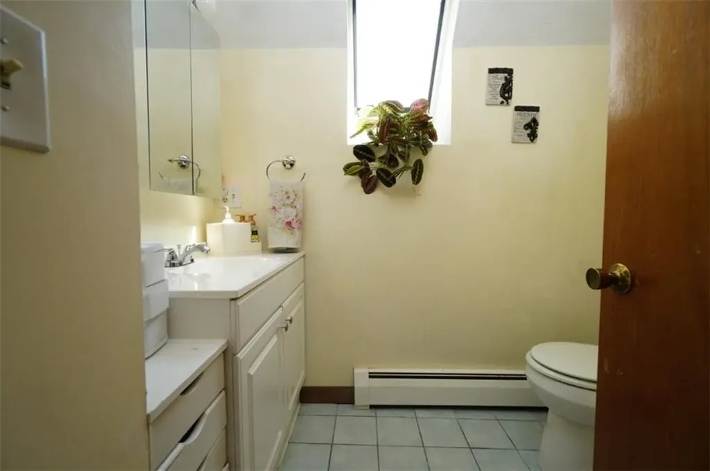 88 Manomet Street Providence RI 02909