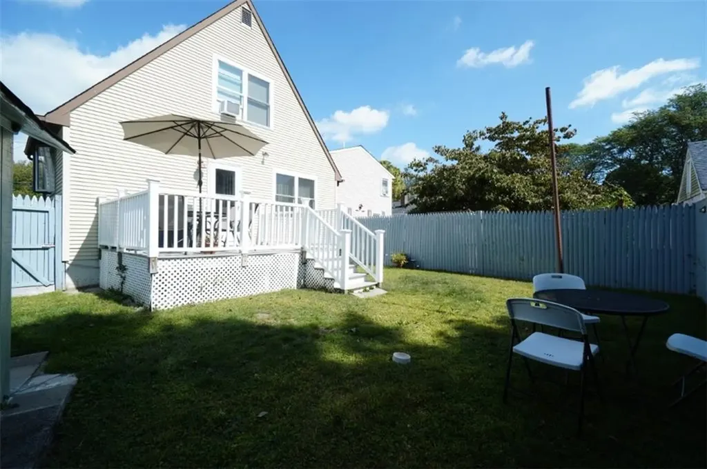 88 Manomet Street Providence RI 02909