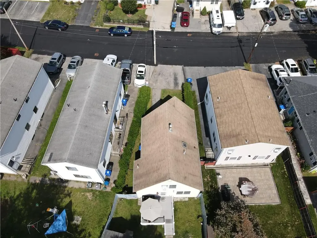 88 Manomet Street Providence RI 02909