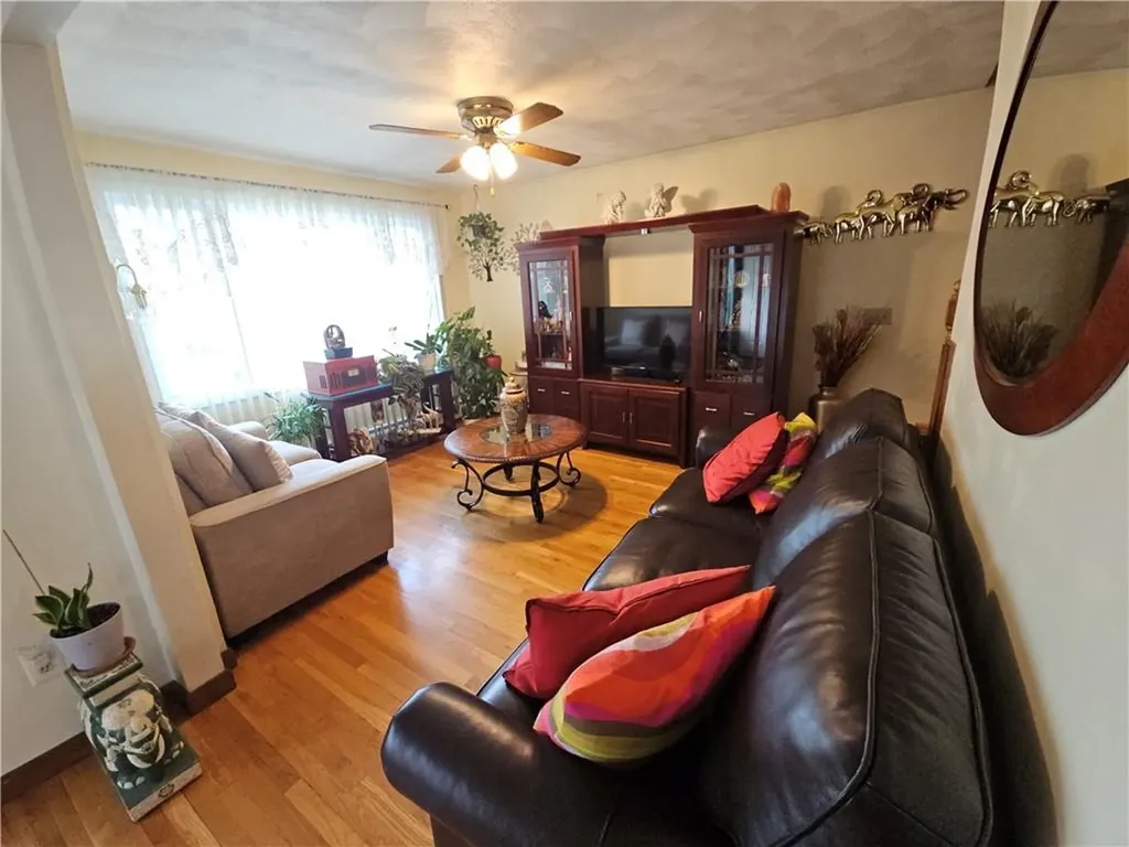 88 Manomet Street Providence RI 02909