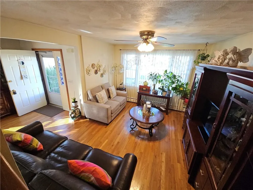 88 Manomet Street Providence RI 02909