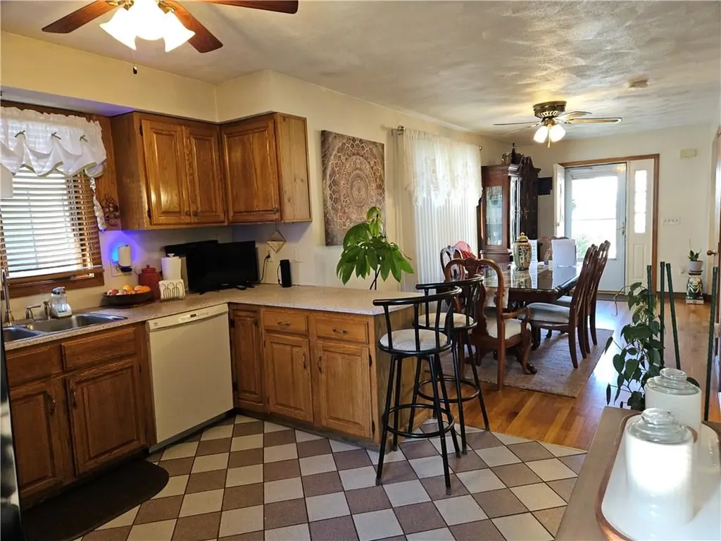 88 Manomet Street Providence RI 02909