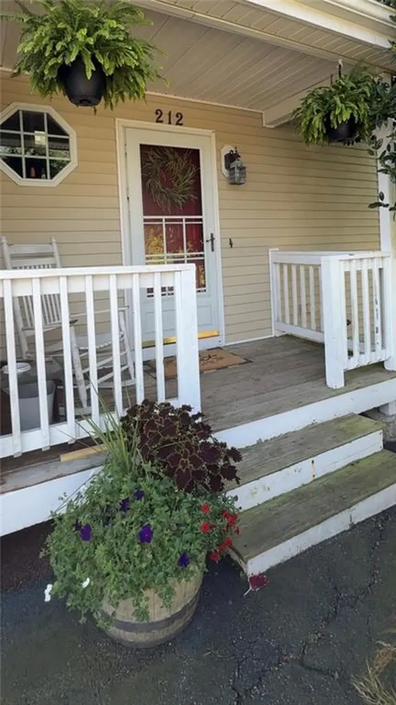 212 Blade Street Warwick RI 02886