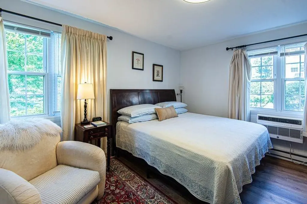 31 Bullocks Point Avenue East Providence RI 02915