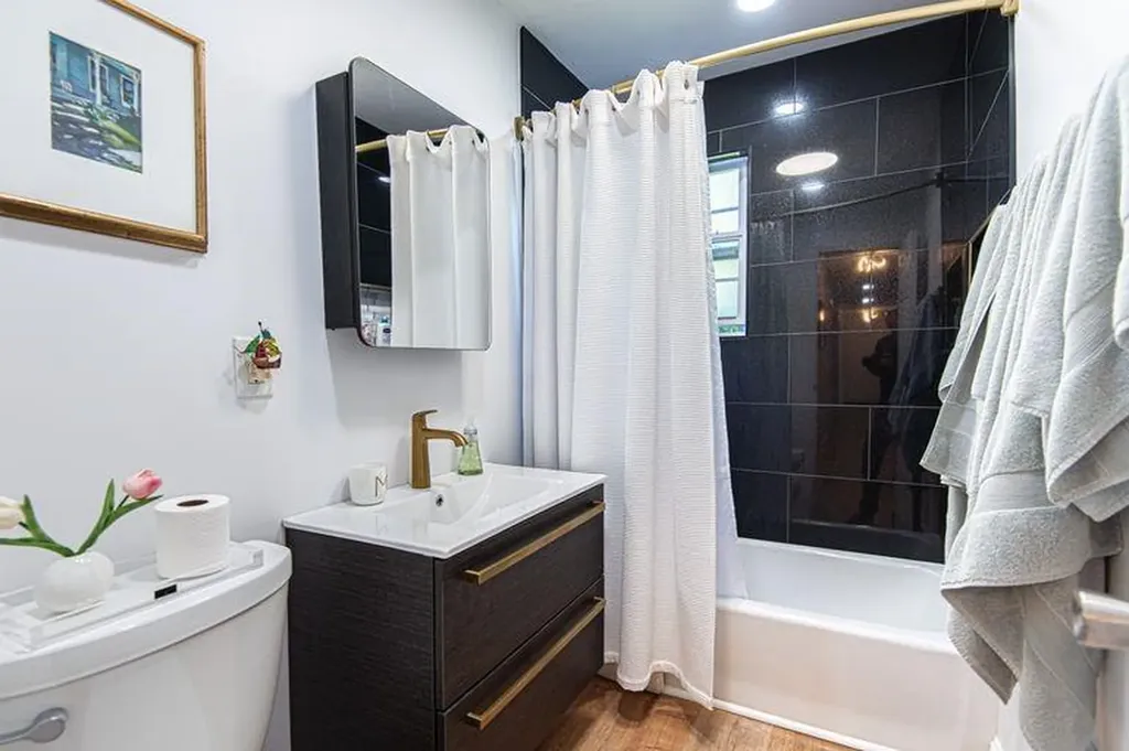 31 Bullocks Point Avenue East Providence RI 02915