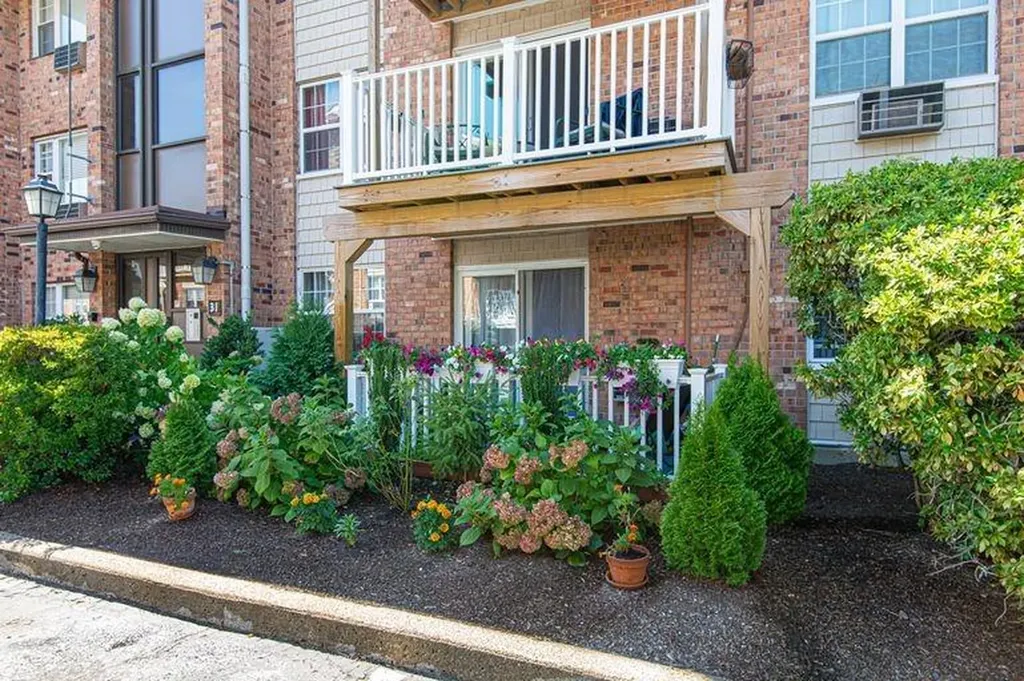 31 Bullocks Point Avenue East Providence RI 02915