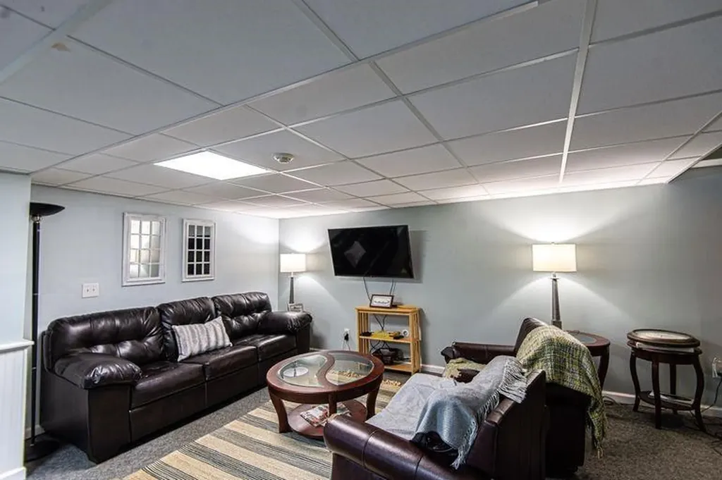 31 Bullocks Point Avenue East Providence RI 02915