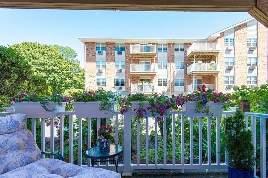 31 Bullocks Point Avenue East Providence RI 02915