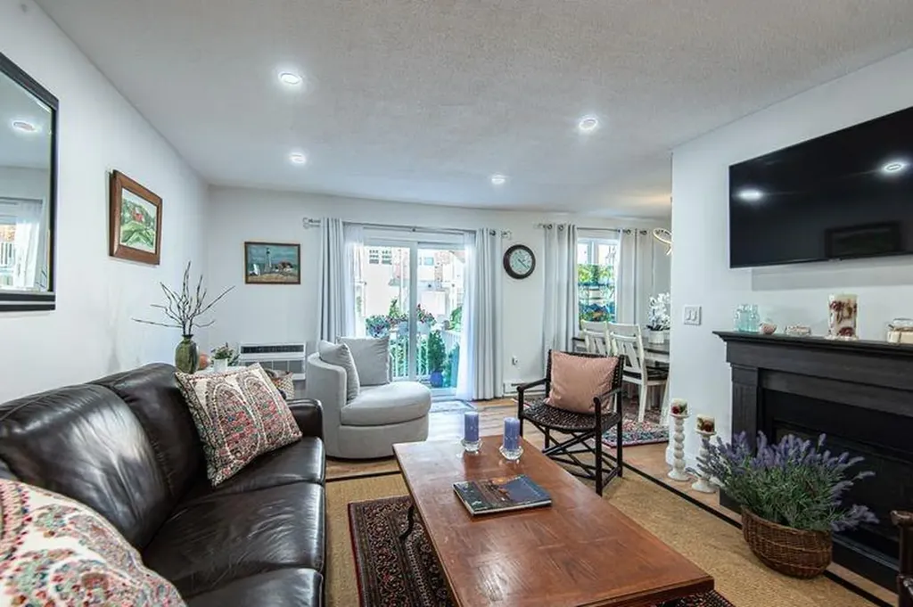 31 Bullocks Point Avenue East Providence RI 02915