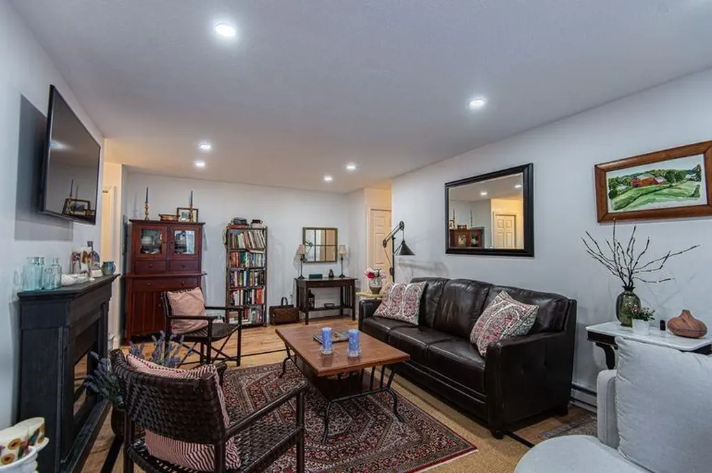 31 Bullocks Point Avenue East Providence RI 02915